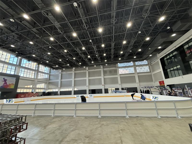 冰球场围栏